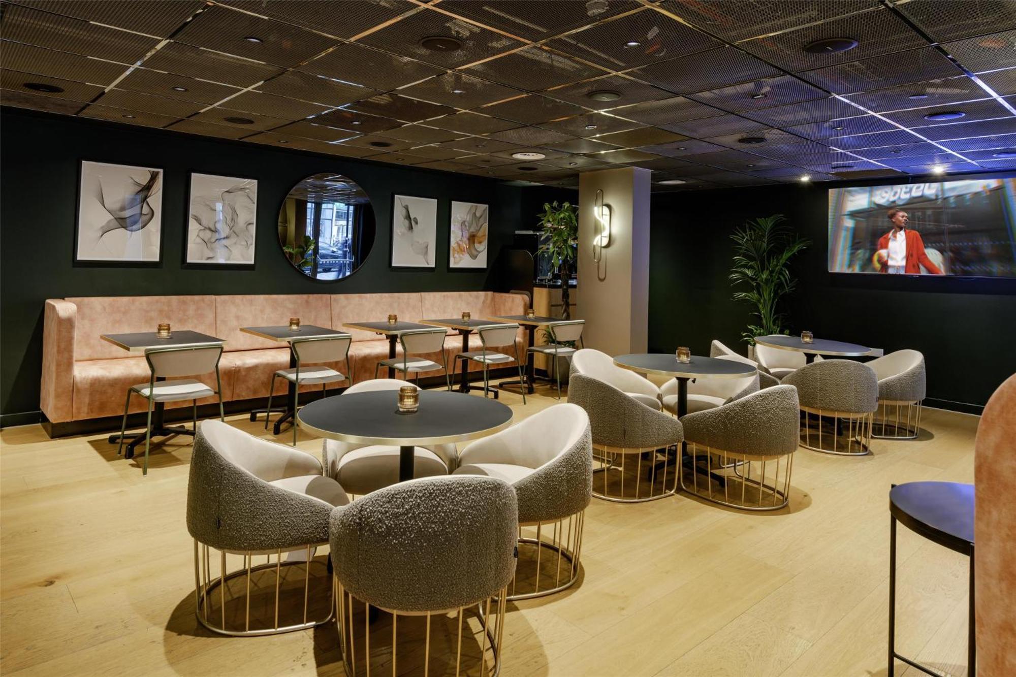 Yotel Hotel 4*